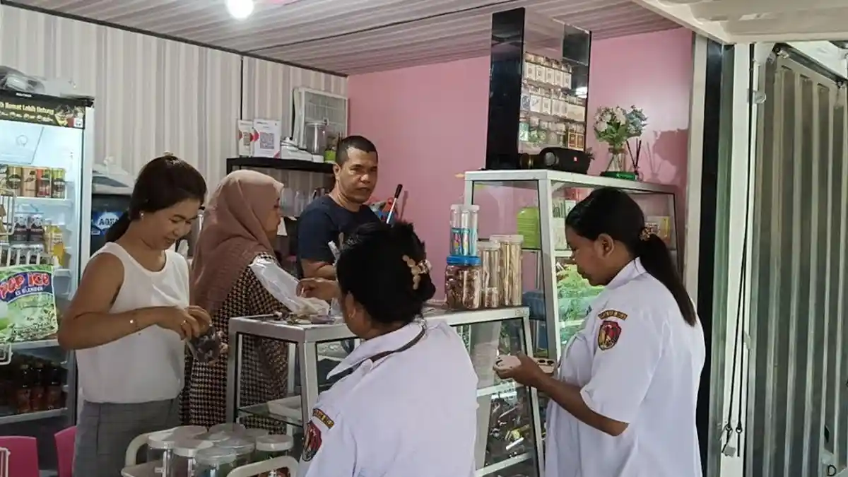 Usaha "Lidya Kitchen" Sehari Raup Ratusan Ribu, Ajak Generasi Muda Belu Berani Buka Usaha Sendiri