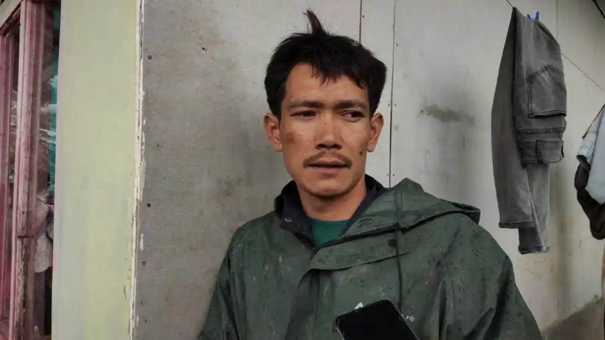 Rumah Rata Tertimbun Tanah, Bule Ahmad Tak Menyesal Lepas Harta Benda ...