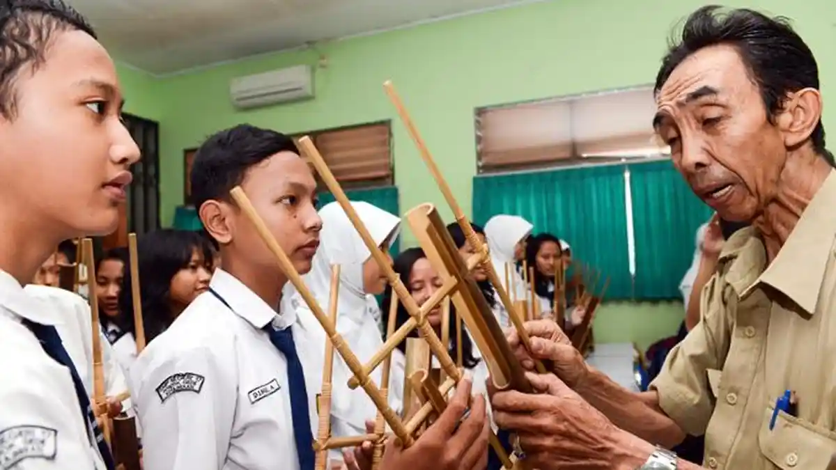 Denpasar Masih Kekurangan Ratusan Guru, Ini Penjelasan Disdikpora