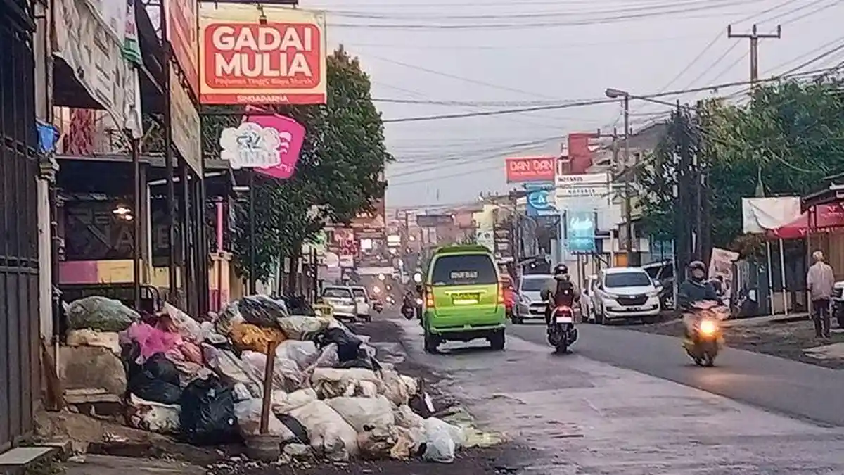 Hanya Miliki 10 Armada, Pemkab Tasikmalaya Kewalahan Atasi Sampah