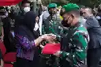 KASAD Inspektur Upacara Pemakaman Brigjen Stepanus Mahury