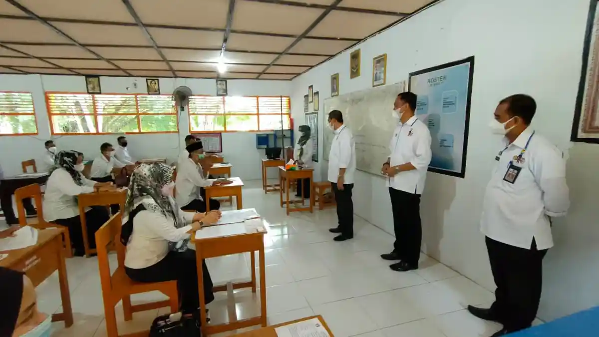 Bupati dan Wakil Bupati Wajo Pantau Tes Tulis Calon Kades