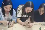 Pecinta Nail Art Pelajari Teknik Japanese Marble yang Berikan Kesan Elegan pada Kuku