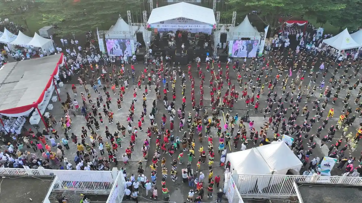 Rayakan HJB ke-542, Ribuan Warga Bogor Menari Bersama di Stadion Pakansari Cibinong