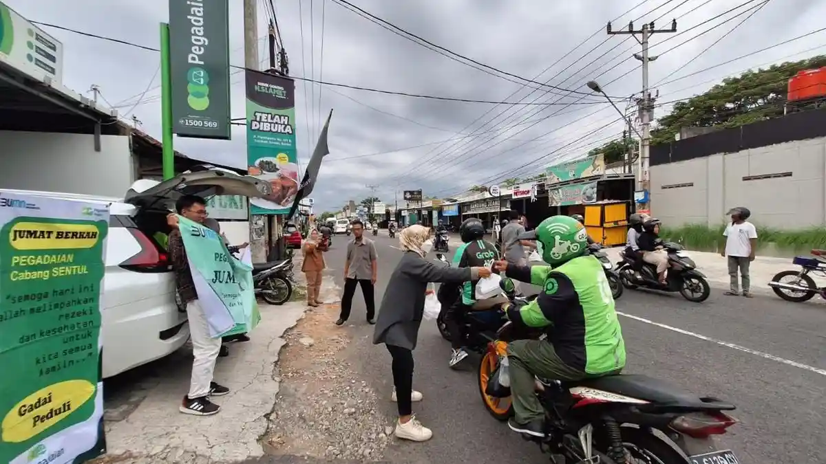 Mengetuk Pintu Langit, Pegadaian Kanwil Semarang Kembali Gelar Jumat Berkah & Keranjang Berbagi