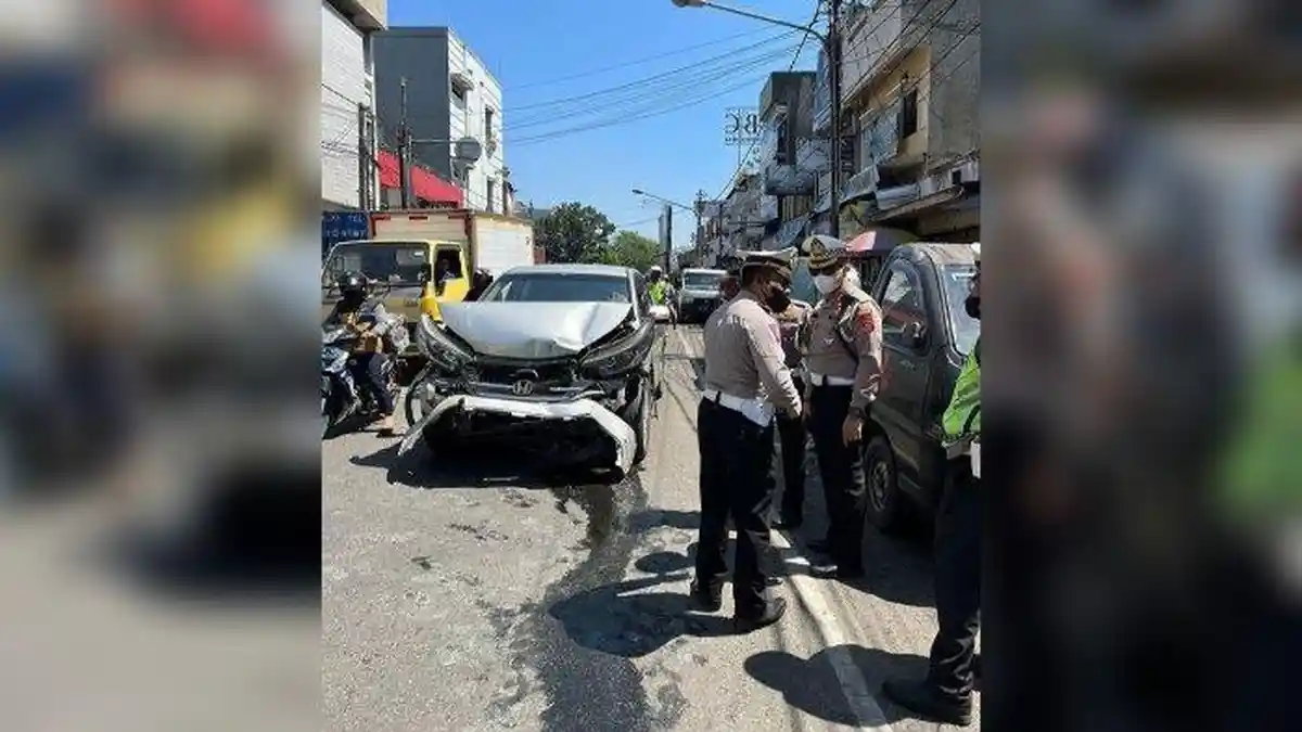 Tabrakan Beruntun Libatkan 17 Kendaraan di Pasirkoja Bandung, Ini Kronologinya Kata Polisi