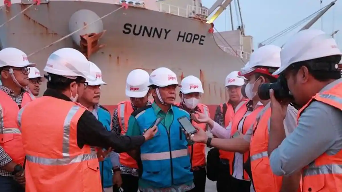 Seriusi Kawasan Industri Hijau Indonesia, Gubernur Kaltara Zainal A Paliwang Kunjungi JIIPE Gresik