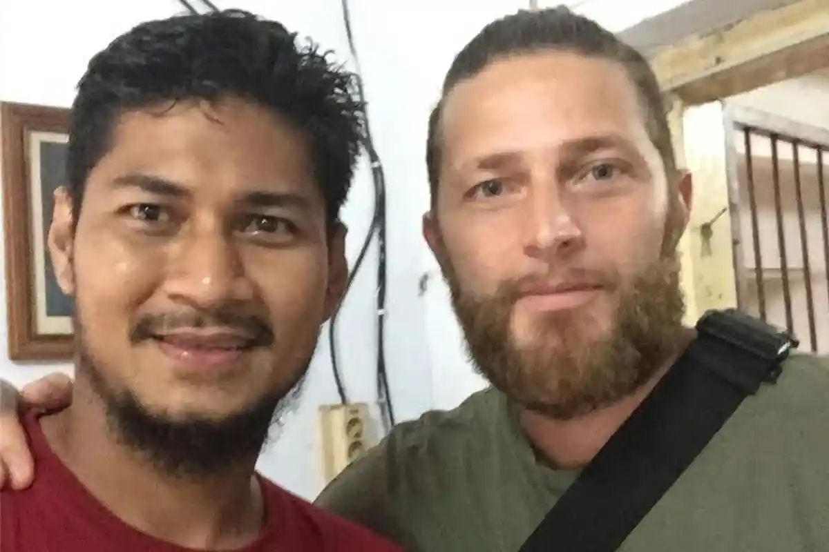 Abdul Rahman Posting Foto Bareng Steven Paulle, Supporter PSM: Kode Kah?