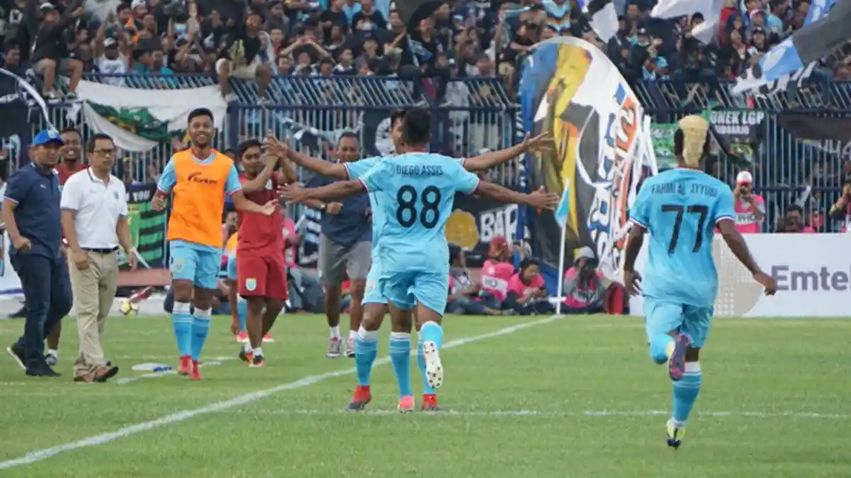 Persela Lamongan versus Persebaya Surabaya Berakhir Imbang 1-1