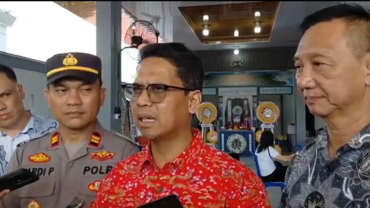 Rumah Duka Cetiya Vidya Sagara Hadir di Karimun, Jadi Simbol Kerukunan Antarumat Beragama - bupati-karimun-meresmikan-rumah-duka.jpg