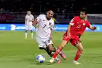 Pemain-Timnas-Indonesia-Marselino-Ferdinan-dihalau-pemain-Lebanon.jpg