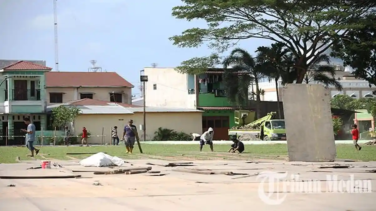 Berita Foto: Serahkan Satu Ekor Sapi Kurban, Bobby Nasution akan Sholat Idul Adha di Lapangan Mabar - 27062023_PERSIAPAN-SALAT-ID_ABDAN-SYAKURO-4.jpg