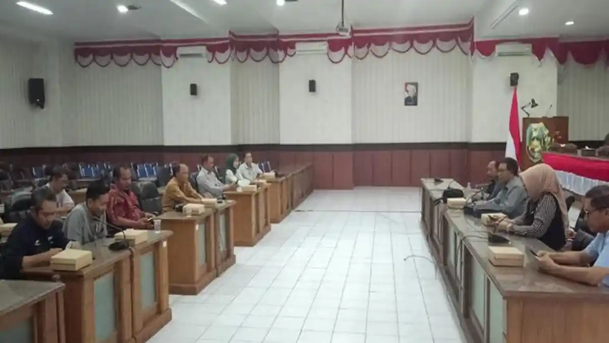 8 Kali Lelang Tidak Ada Pembeli Gula Petani, DPRD Situbondo Menduga Akibat Sebaran Gula Rafinasi