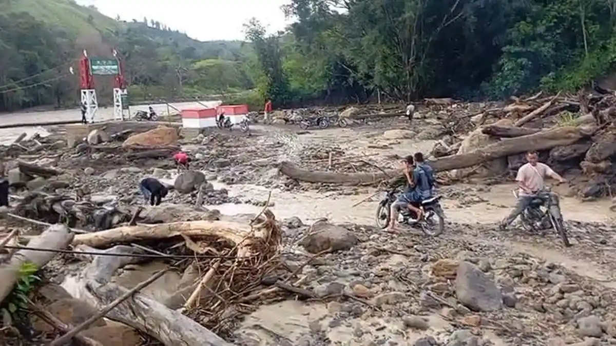 Banjir Bandang Terjang Aceh Tengah, Jembatan Ambruk dan Jalan Putus