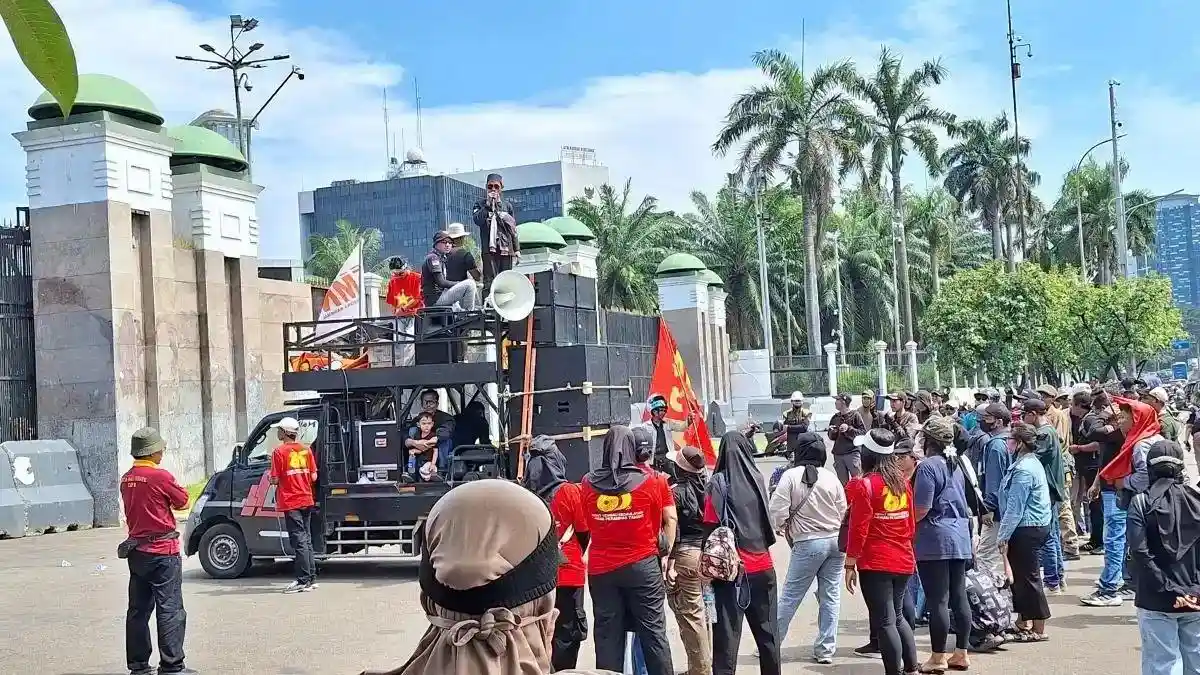 Personel Gabungan yang Amankan Peringatan Hari Buruh di DPR Dilarang Bawa Senjata Api