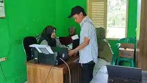 Perangkat-Desa-Tak-Pakai-Seragam.jpg