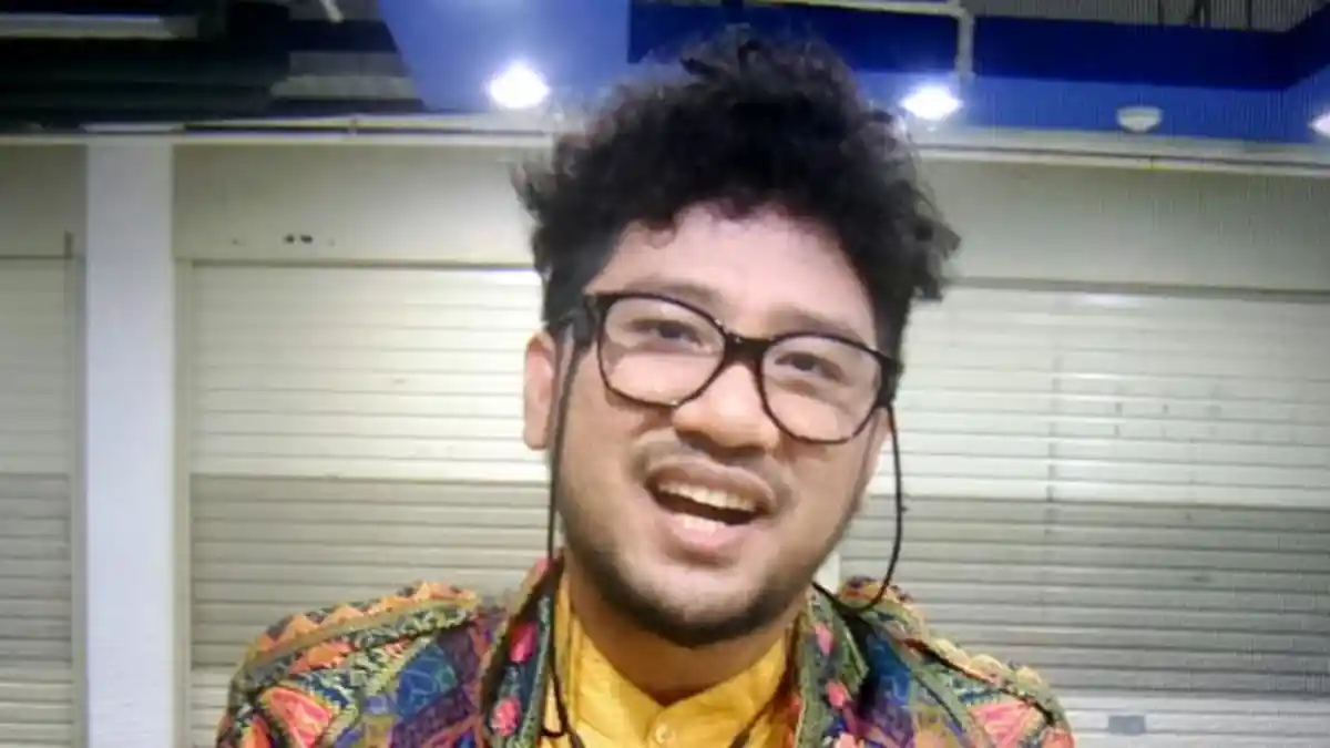 Chord Gitar dan Lirik Lagu Akhir Bulan - Kunto Aji, Aku dan Keinginanku
