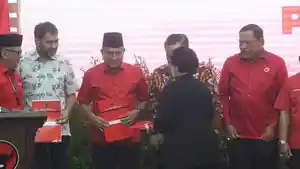 Megawati-Soekarnoputri-resmi-mengumumkan-305-bakal-calon-kepala-daerah.jpg
