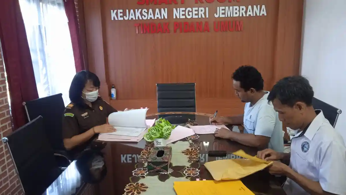 Berkas Perkara Oknum PNS dan Pegawai Kontrak Terlibat Narkoba Dilimpahkan, Kasus di Jembrana Naik!