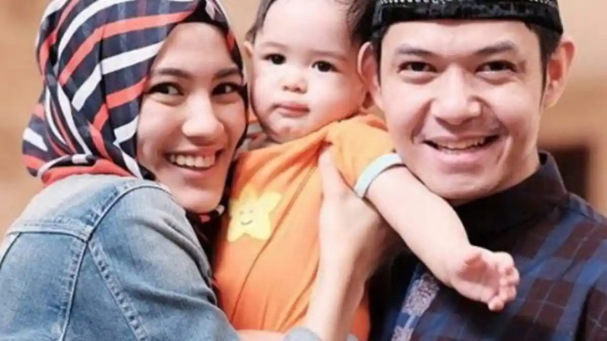 Meski Tajir Melintir, Tak Menyangka Seperti Ini Menu Berbuka Puasa Dude Harlino dan Keluarganya