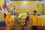 Mantan-Bupati-Faida-usai-paparkan-visi-misi-di-Kantor-DPD-Partai-Golkar-Jember-di-Pilkada-2024.jpg