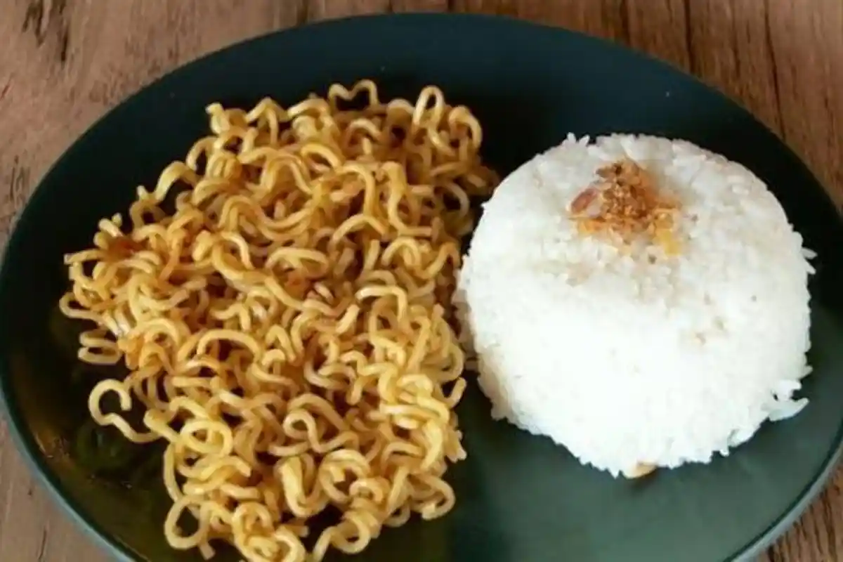 Tanpa Uji Lab, Anda Wajib Tahu Mie yang Akan Dikomsumsi Mengandung Formalin atau Tidak.