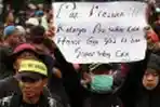 Demo Guru Honorer Di Istana Merdeka