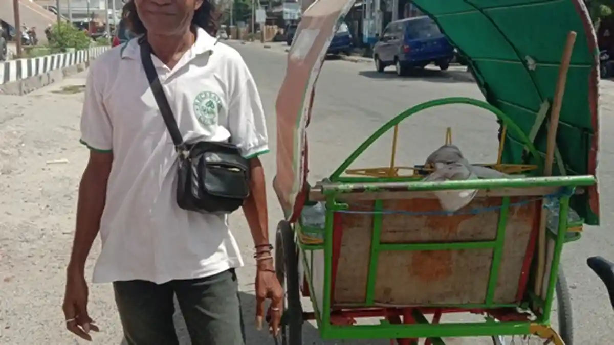 Pendapatan Becak di Sumba Timur Menurun, Ini Alasannya