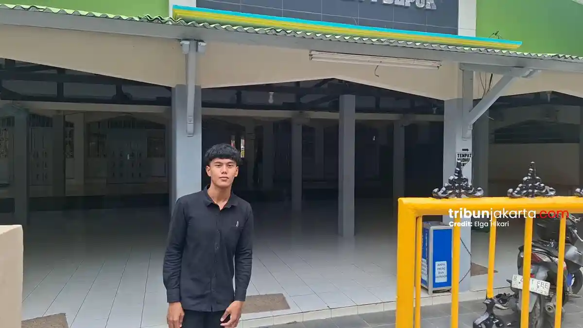 Kuliah Jalan Terus, Fathan Penerima Beasiswa UI Manfaatkan Waktu Ramadan untuk Ibadah