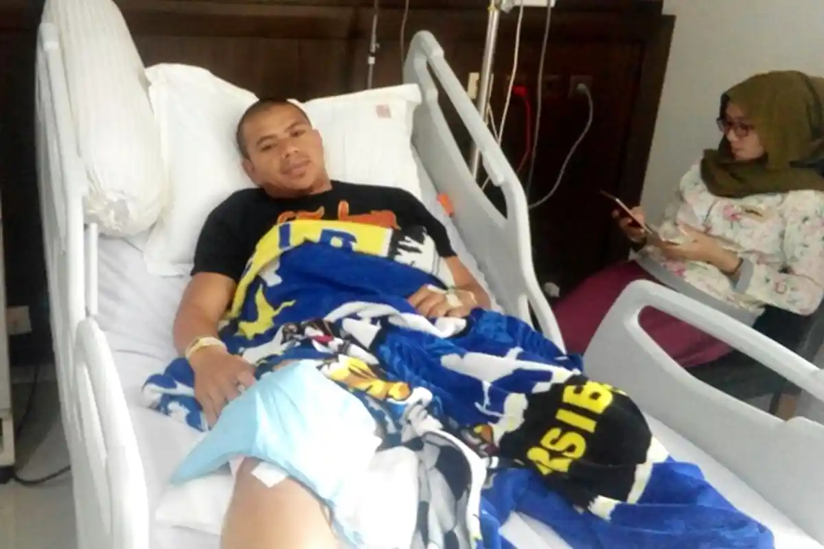 Kondisi Tantan Pascaoperasi Lutut Kian Membaik, Jahitan Sudah Dilepas dan Jumlah Tongkat Berkurang