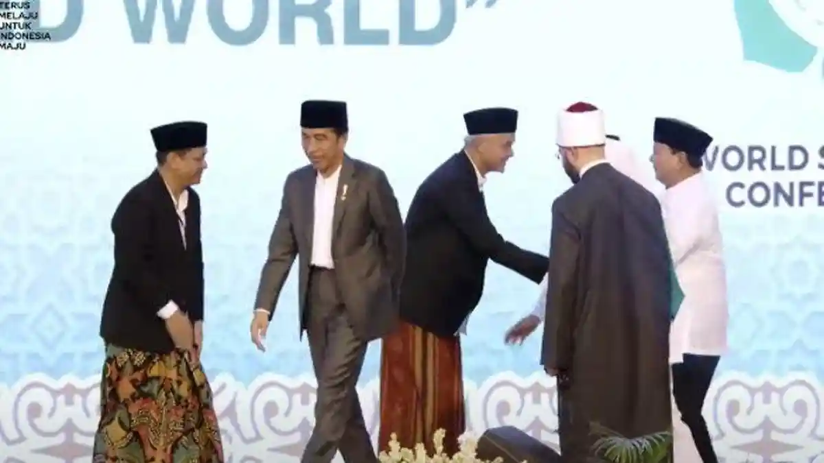 Ada 'Cinta Segitiga' Jokowi, Prabowo dan Ganjar di Balik Panggung Muktamar Sufi Internasional 2023?