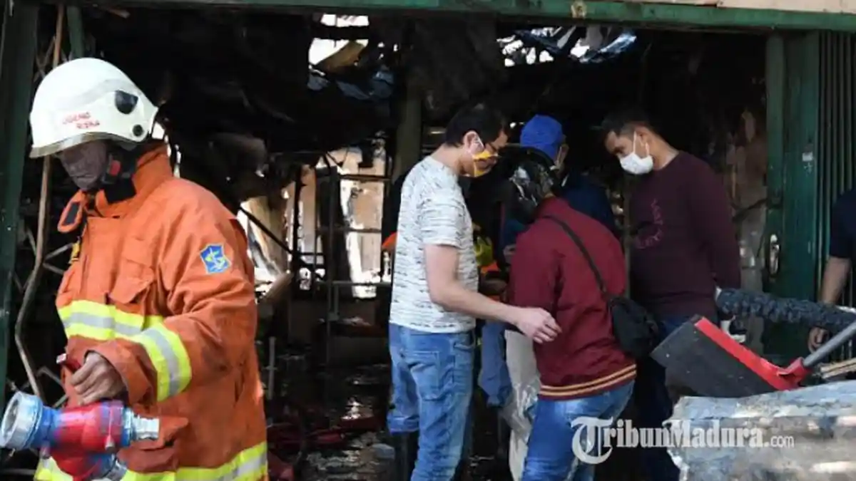 Si Jago Merah Lalap Toko Elektronik di Surabaya, Tewaskan Lima Orang, Ini Penuturan Saksi di Lokasi