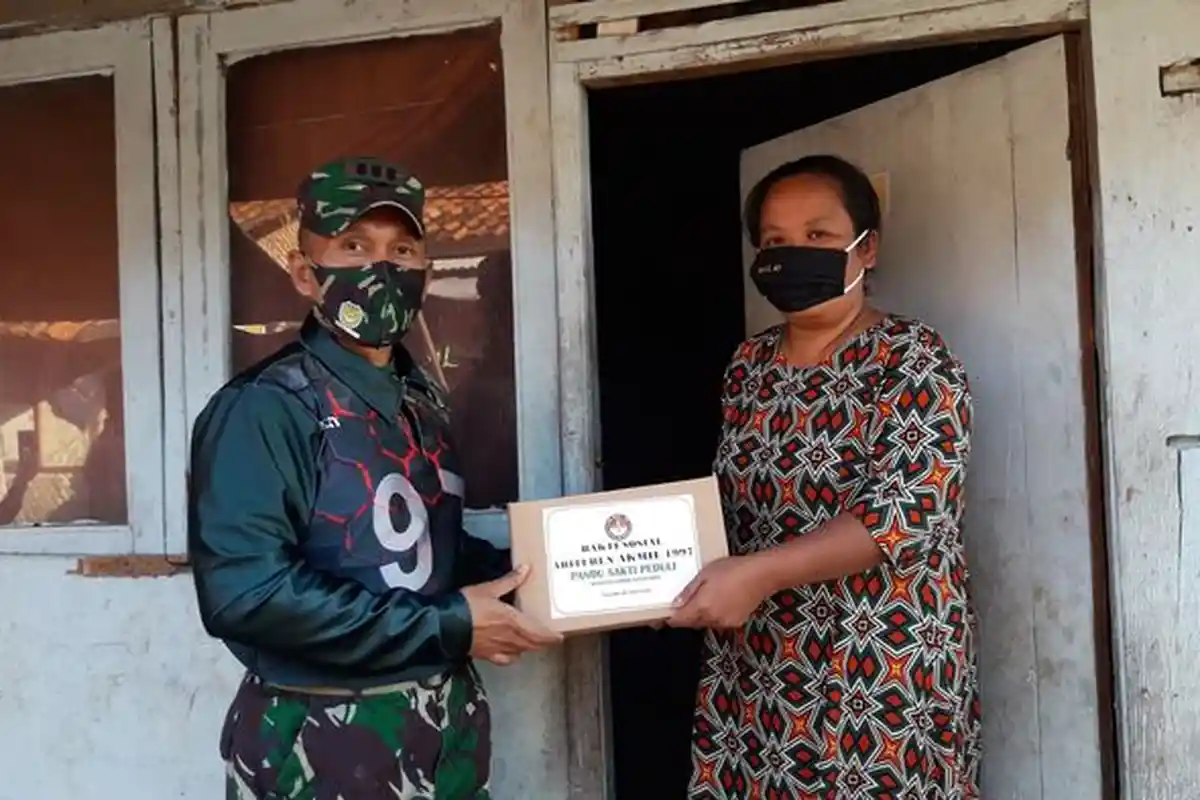 Serentak, Alumni Akmil 97 Berikan Bantuan kepada Masyarakat di Kecamatan Cibiru Kota Bandung