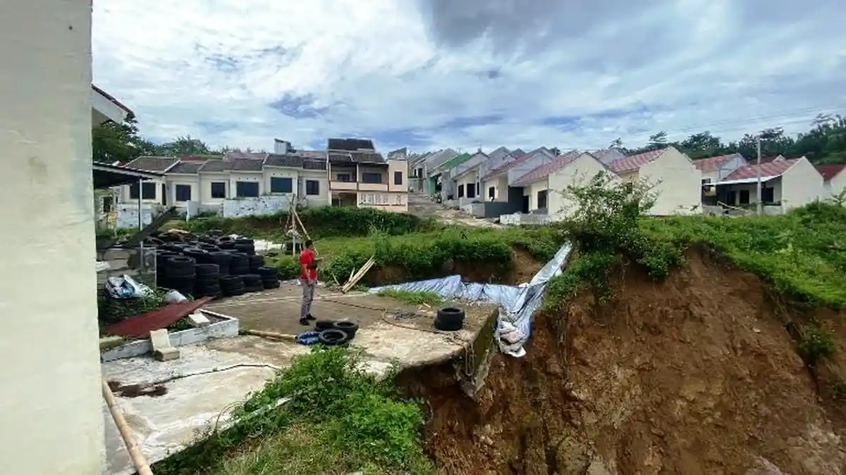 Cegah Longsor Susulan di Punsae Ungaran, Relawan Akan Pasang Ribuan Ban di Tebing