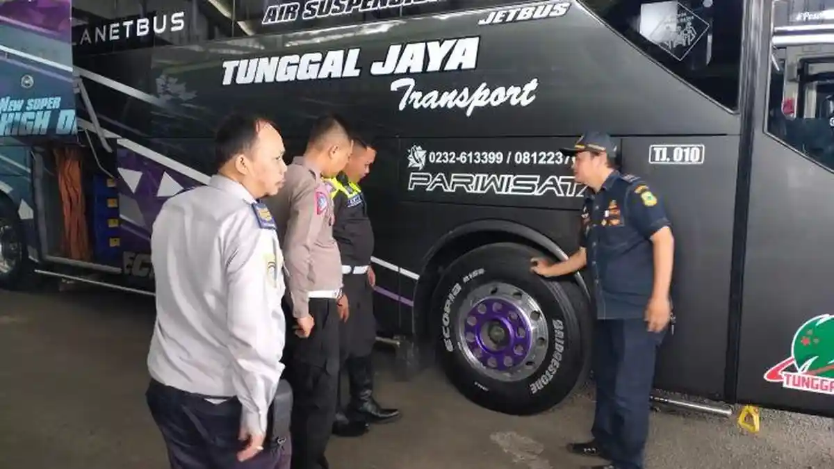 Markas Bus Telolet di Kuningan Pun Dikunjungi Petugas Gabungan, Ternyata Ini yang Dilakukan