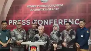 kpu-cilacap-konferensi-pers-hari-pertama-pendaftaran-pilkada.jpg