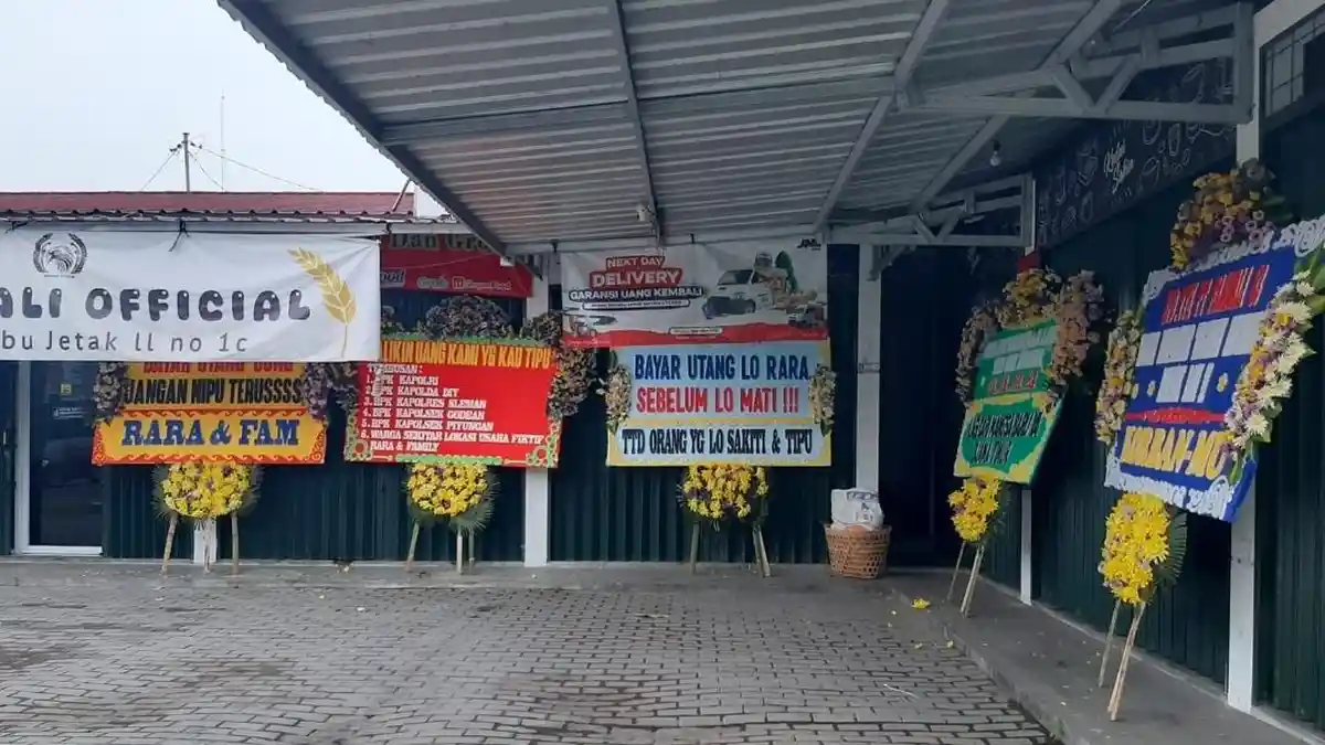 Viral, Tagih Hutang Pakai Karangan Bunga di Jogja Bikin Warganet Heran