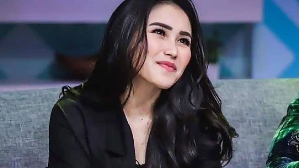 Ayu Ting Ting Dilarikan ke Rumah Sakit Usai Rayakan Ultah, Ibunda: Nggak Tega Lihat Kamu Lemas