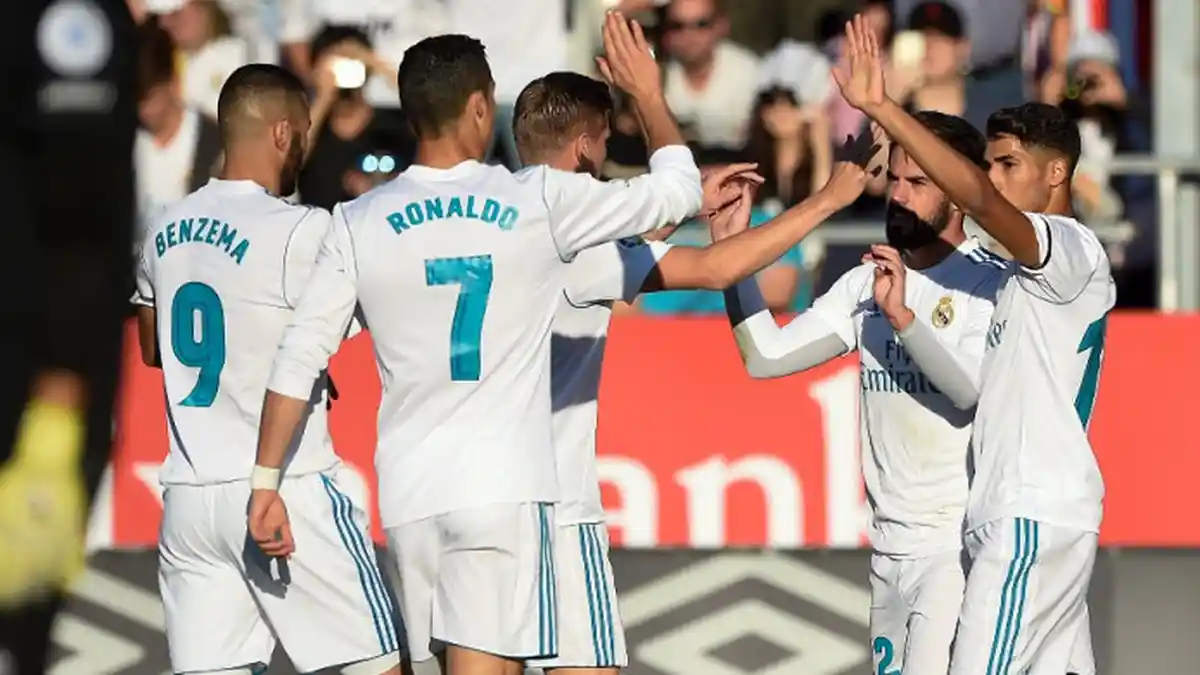 Cetak Gol ke Girona, Sergio Ramos Cium Sepatu Kanan Isco
