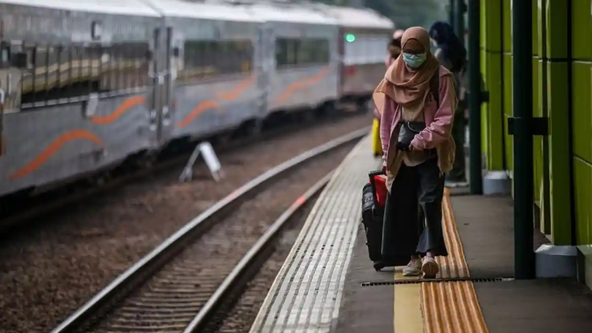 Ada Voucher Tiket Kereta Api Gratis Bagi Guru hingga Tenaga Kesehatan, Begini Cara Mendapatkannya