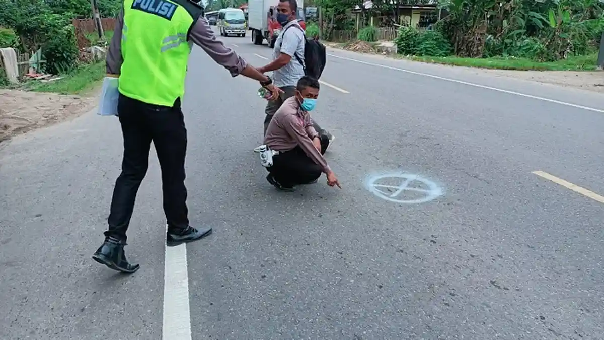 Kasus Tabrakan Sebabkan Satu Keluarga Meninggal, Polisi Olah TKP, Kasat Lantas: Pasti Ada Tersangka