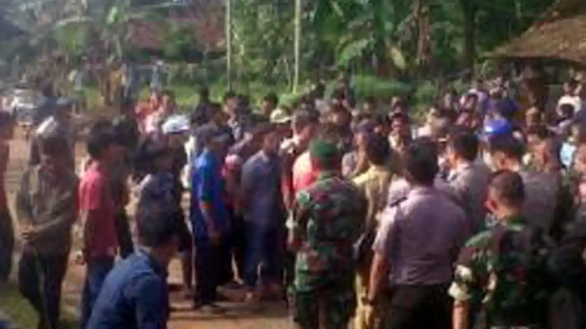 Aparat Hadang Warga Selagai Masuki Desa Pekurun