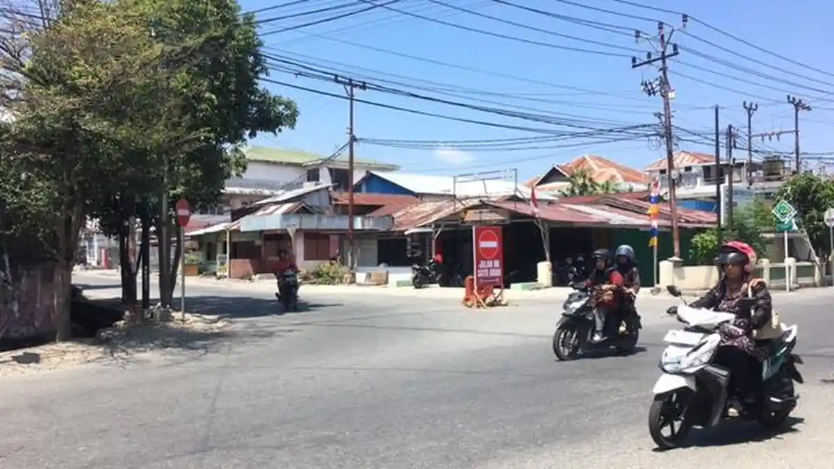 Jl Pramuka Palu Dipasang Rambu Lalulintas Peringatan Satu Arah