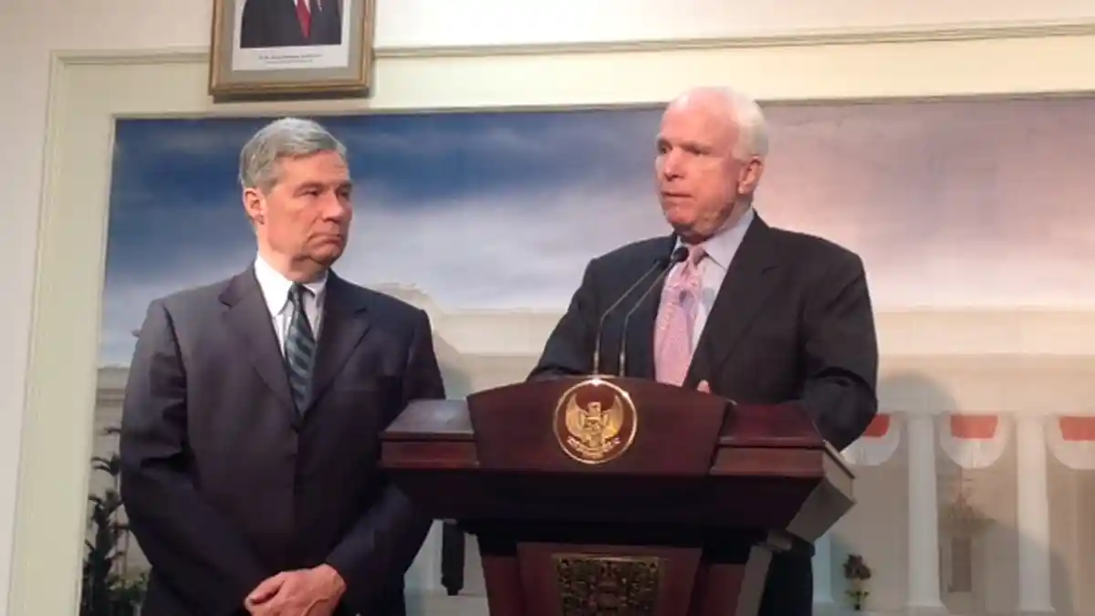 Senator AS McCain Dukung Genjatan Senjata Israel-Palestina