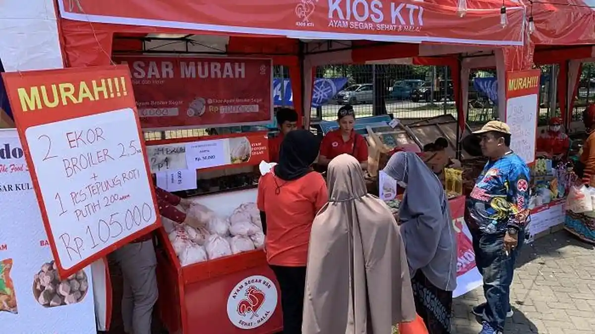 25 Tenant Ramaikan Pasar Murah KIMAX di Kima Square Makassar