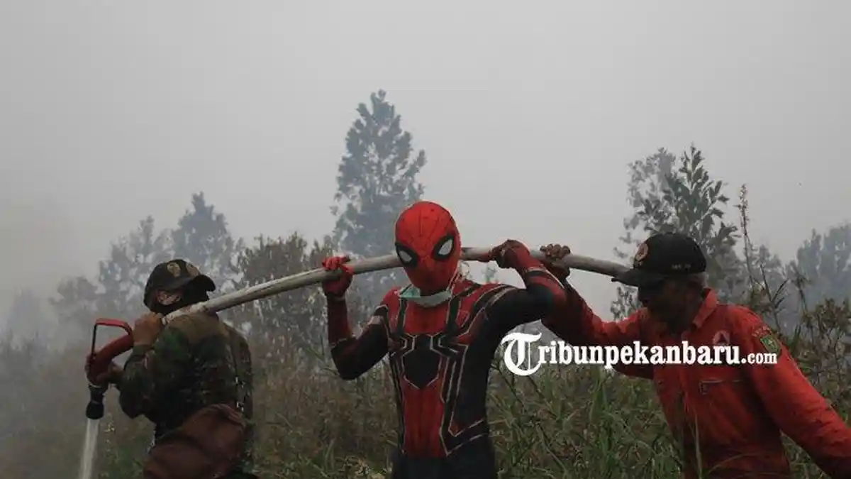 Riau Dikepung Kabut Asap yang Pekat, Seluruh Sekolah Diliburkan