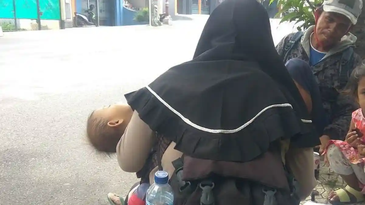 Dani Nekat Bawa Anak Istri Mudik Jalan Kaki : Pilu, Uang Sisa Rp 120 Ribu Setelah Kena PHK Pandemi