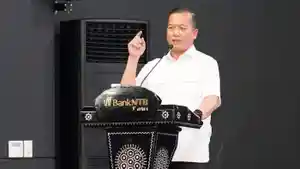 Gubernur-NTB-Lalu-Muhamad-Iqbal-dalam-acara-Rapat-Kerja-PT-Bank-NTB-Syariah.jpg
