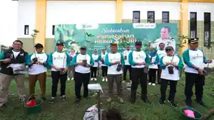 Gerakan-menanam-40-ribu-bibit-mangga-putar-serentak-yang-berhasil-mencetak-rekor-muri.jpg