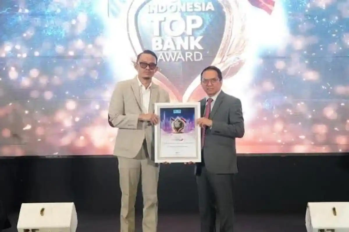 Bank Jatim Raih Penghargaan Top Bank 2024 dari The Iconomics